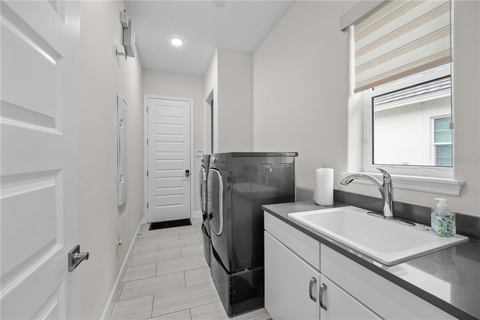 Image 35 of 44 For 193 Hampton Loop