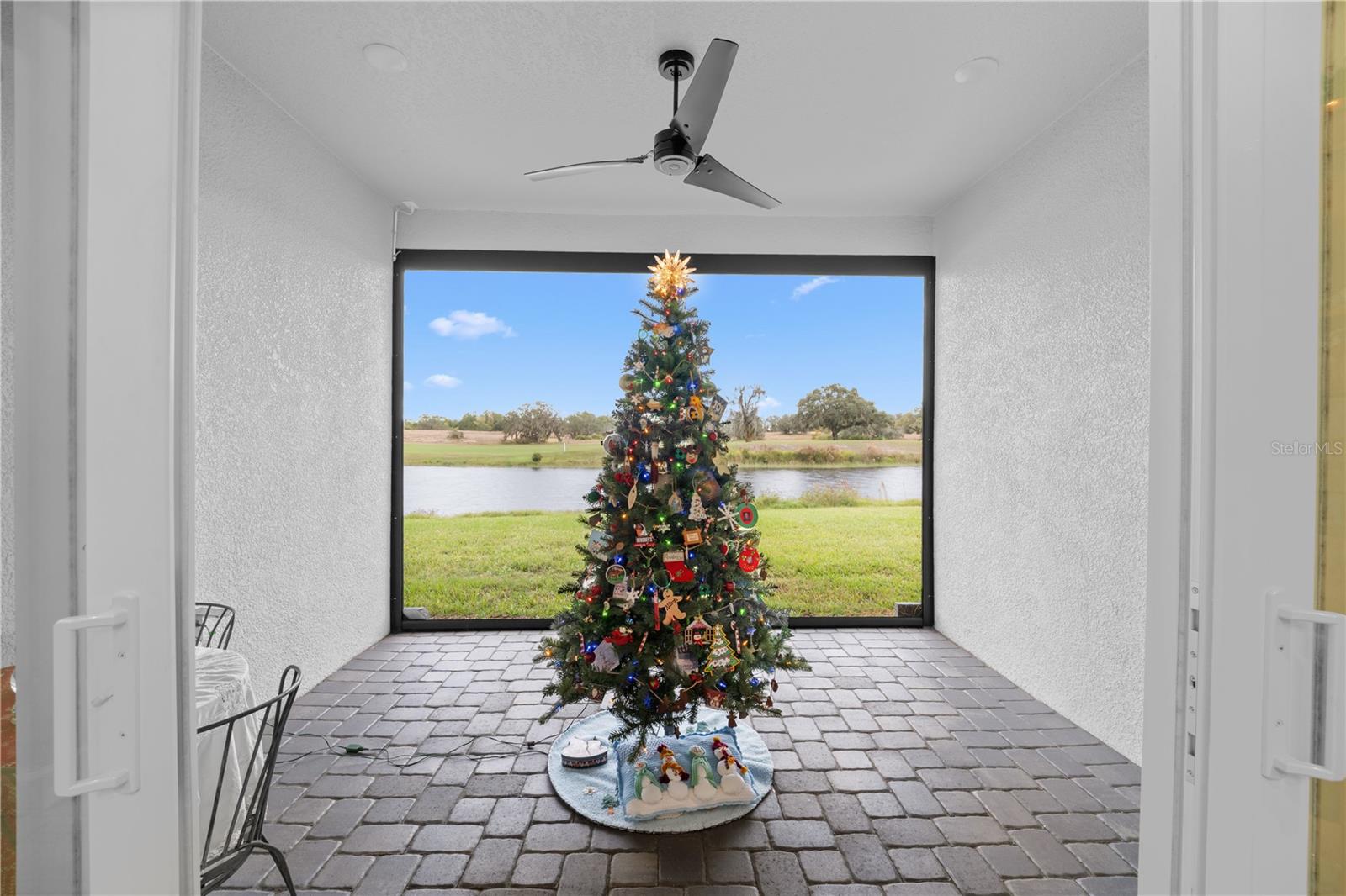 Image 36 of 44 For 193 Hampton Loop