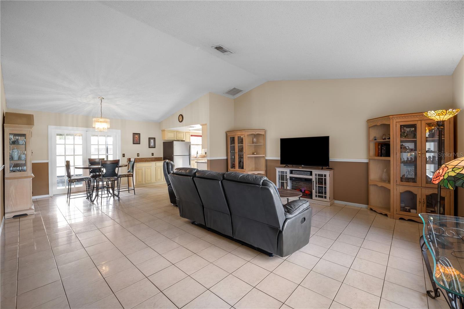 Image 11 of 19 For 128 Hollyhock Court