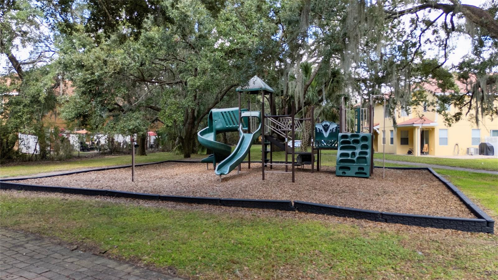 Image 31 of 41 For 3008 Seaview Castle Drive