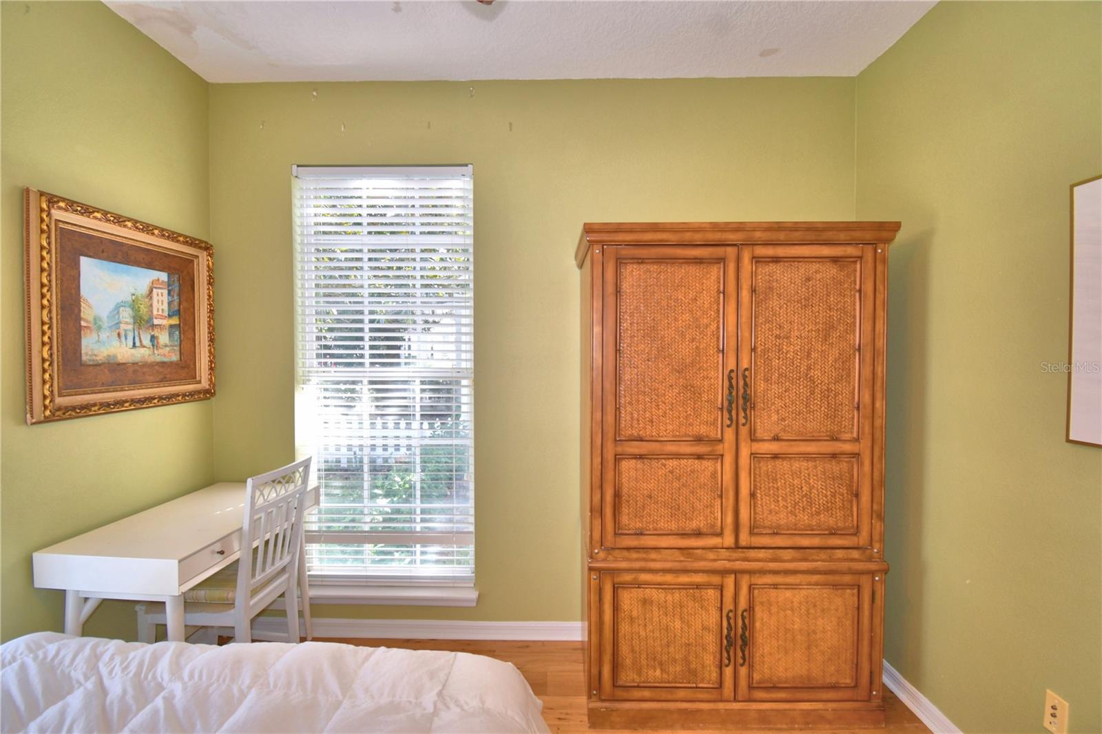 Image 13 of 78 For 908 Yew Court