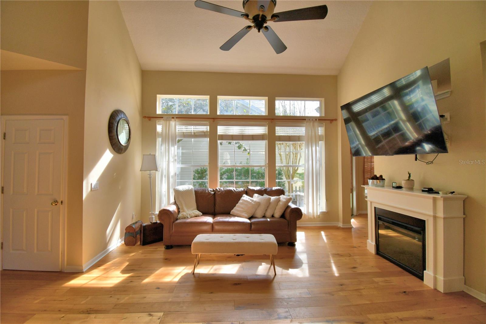 Image 19 of 78 For 908 Yew Court