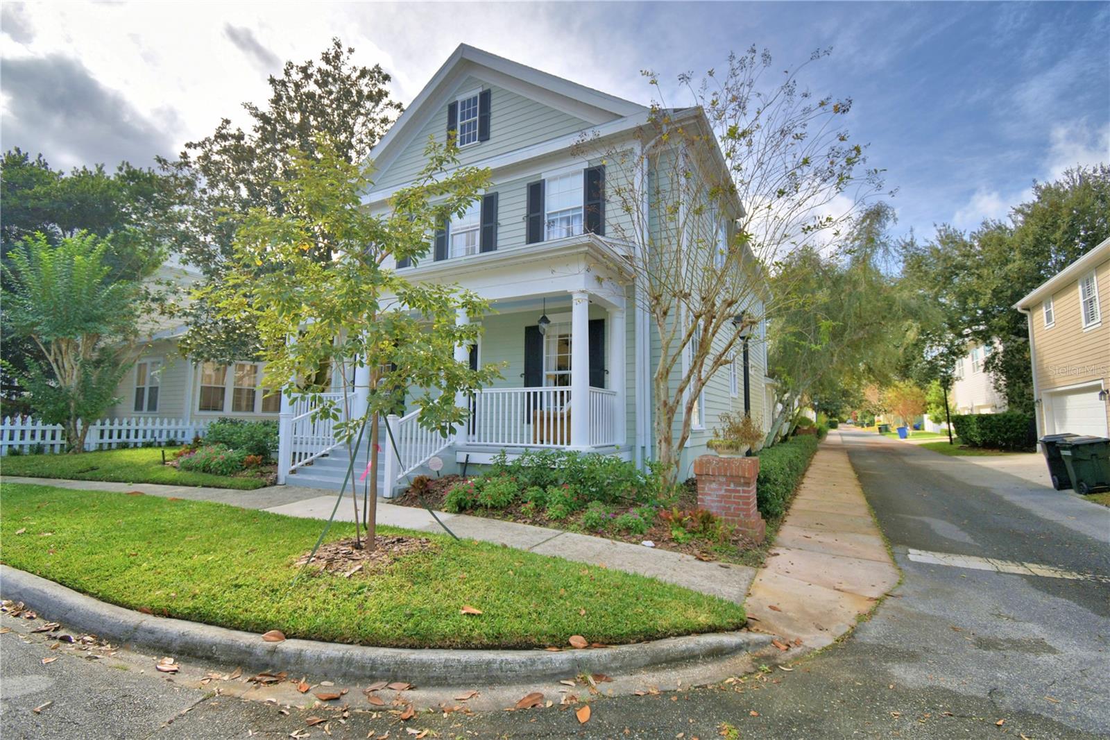 Image 2 of 78 For 908 Yew Court