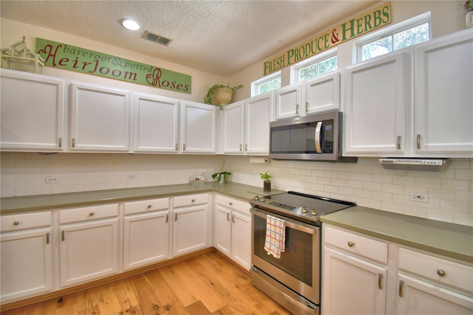 Image 25 of 78 For 908 Yew Court