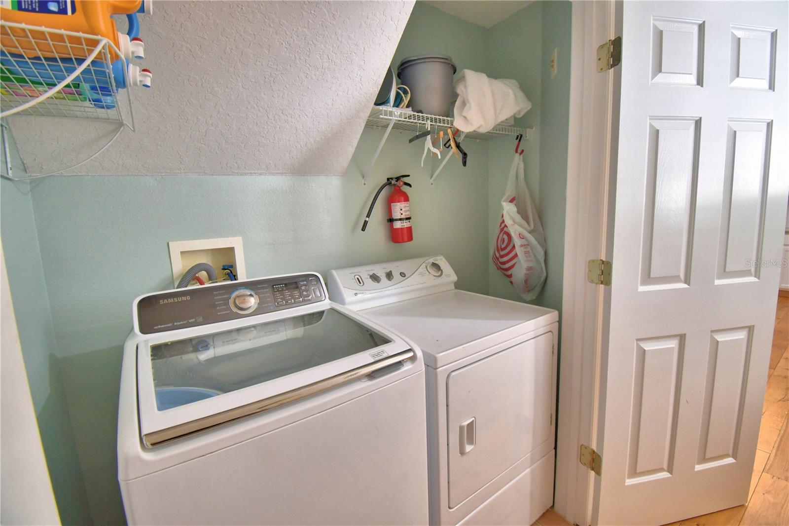 Image 29 of 78 For 908 Yew Court