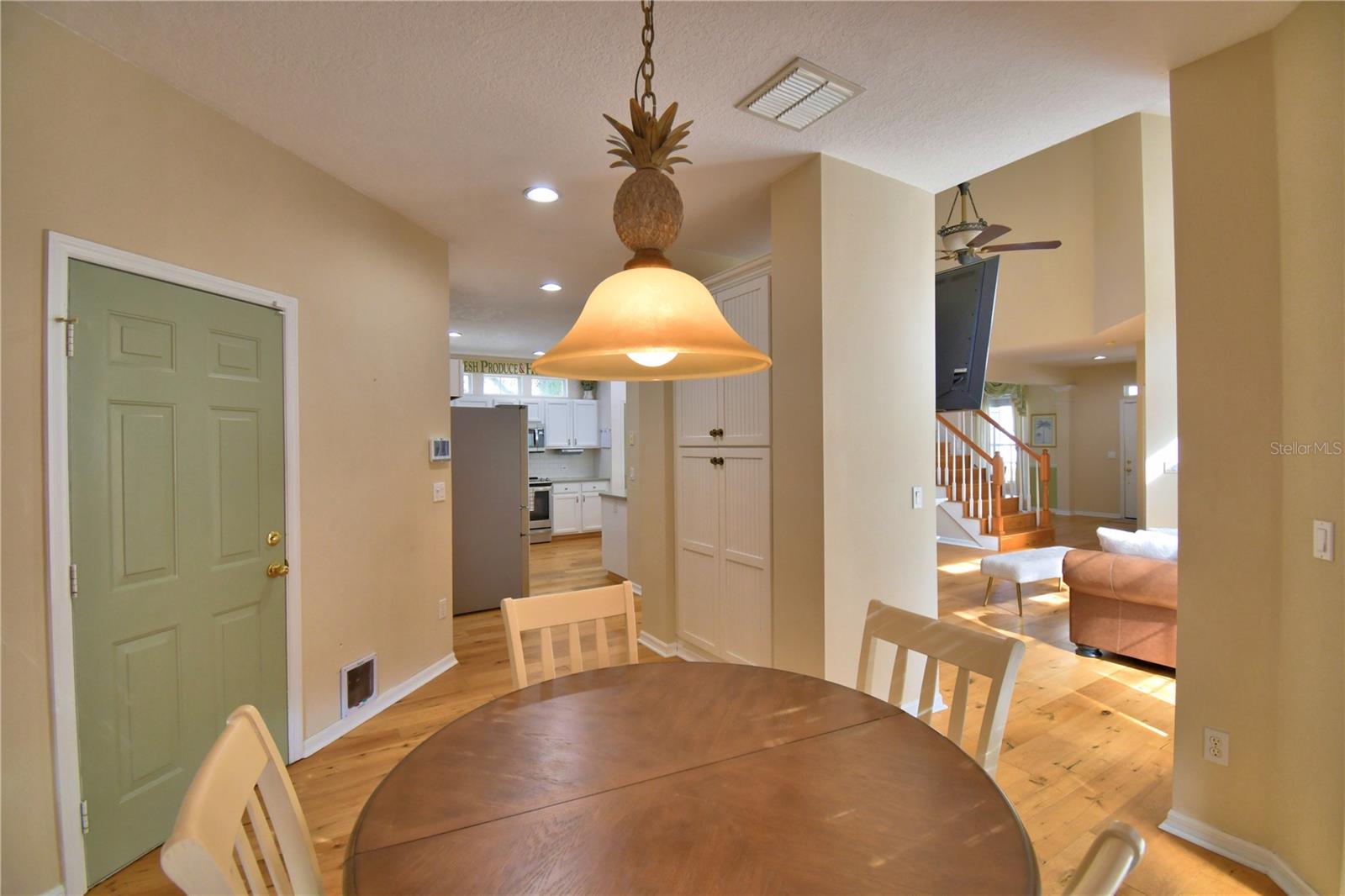 Image 32 of 78 For 908 Yew Court