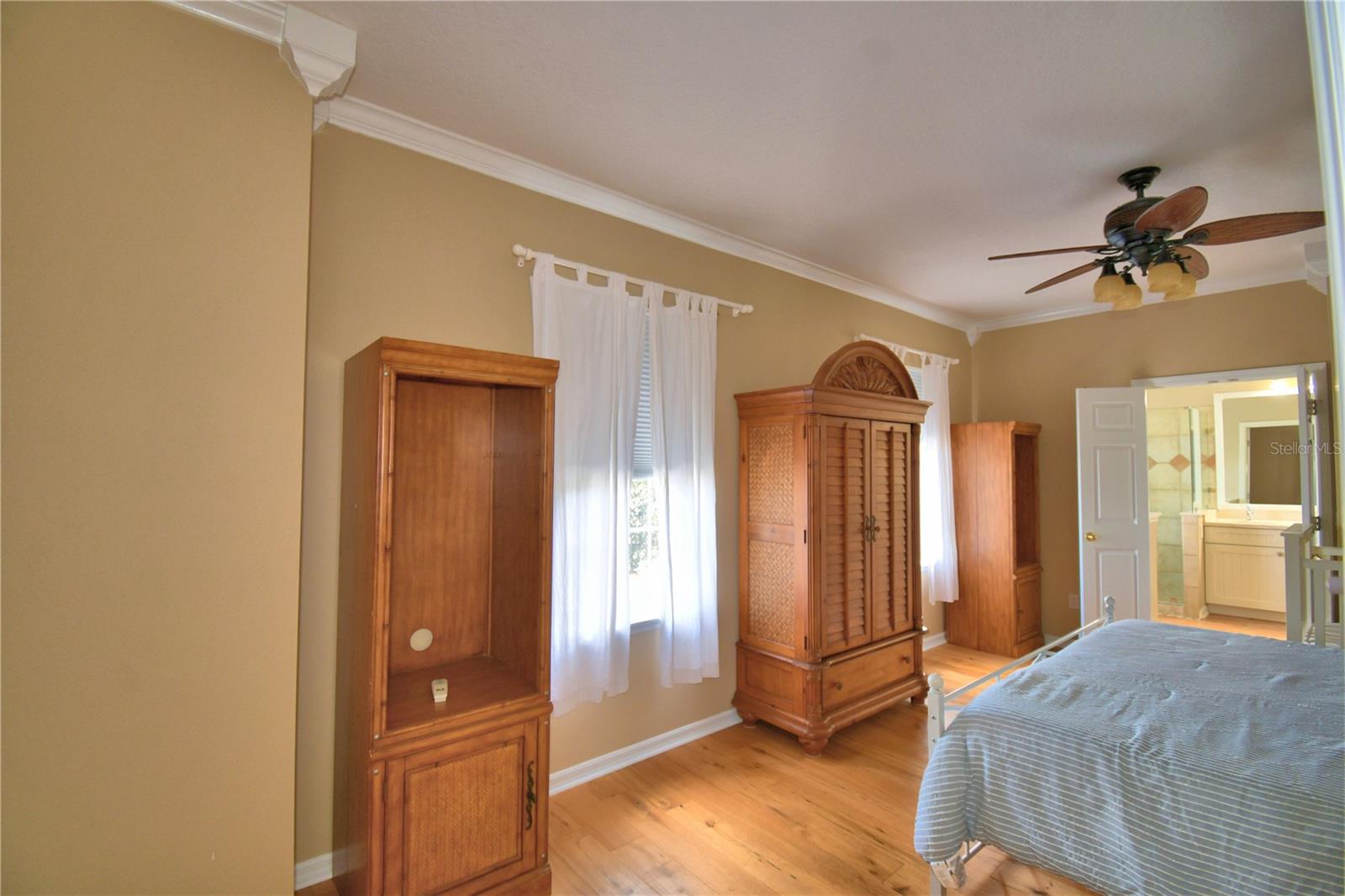 Image 34 of 78 For 908 Yew Court