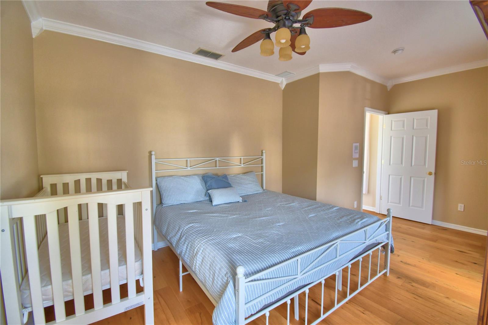 Image 36 of 78 For 908 Yew Court