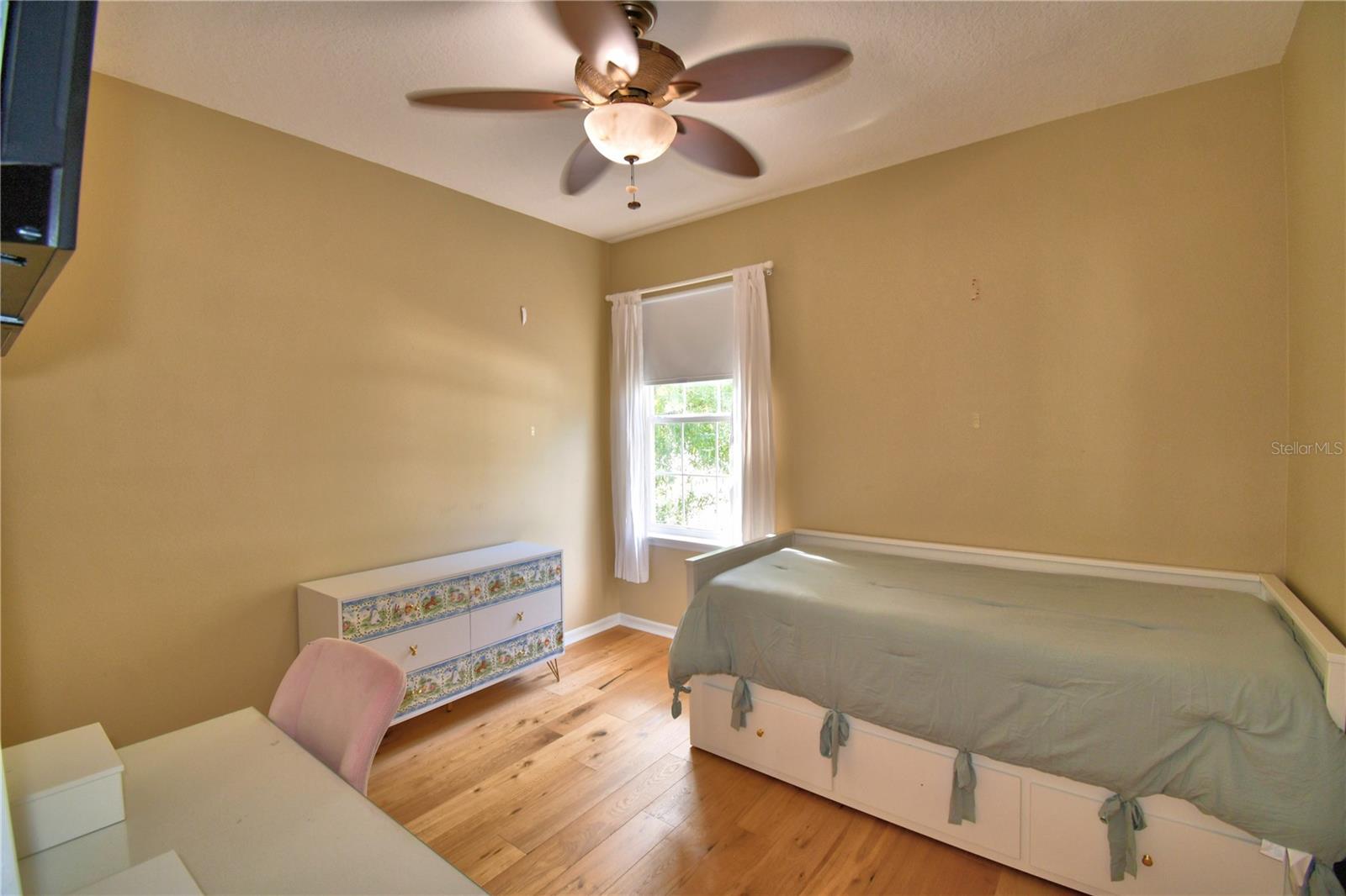 Image 52 of 78 For 908 Yew Court