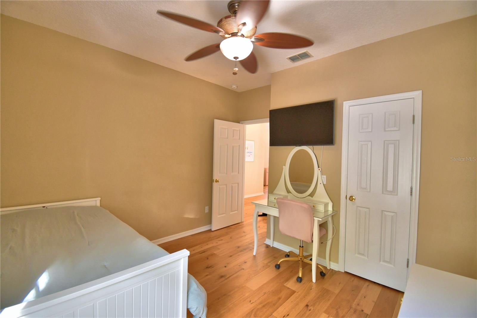 Image 54 of 78 For 908 Yew Court