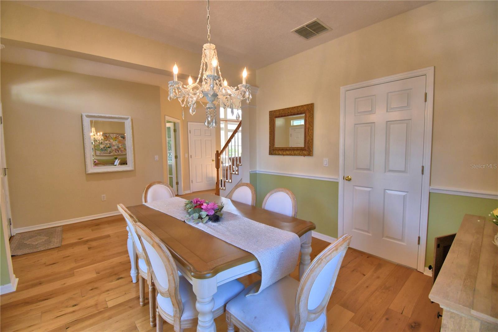 Image 9 of 78 For 908 Yew Court