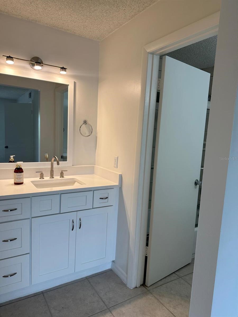 Image 7 of 13 For 548 Orange 23