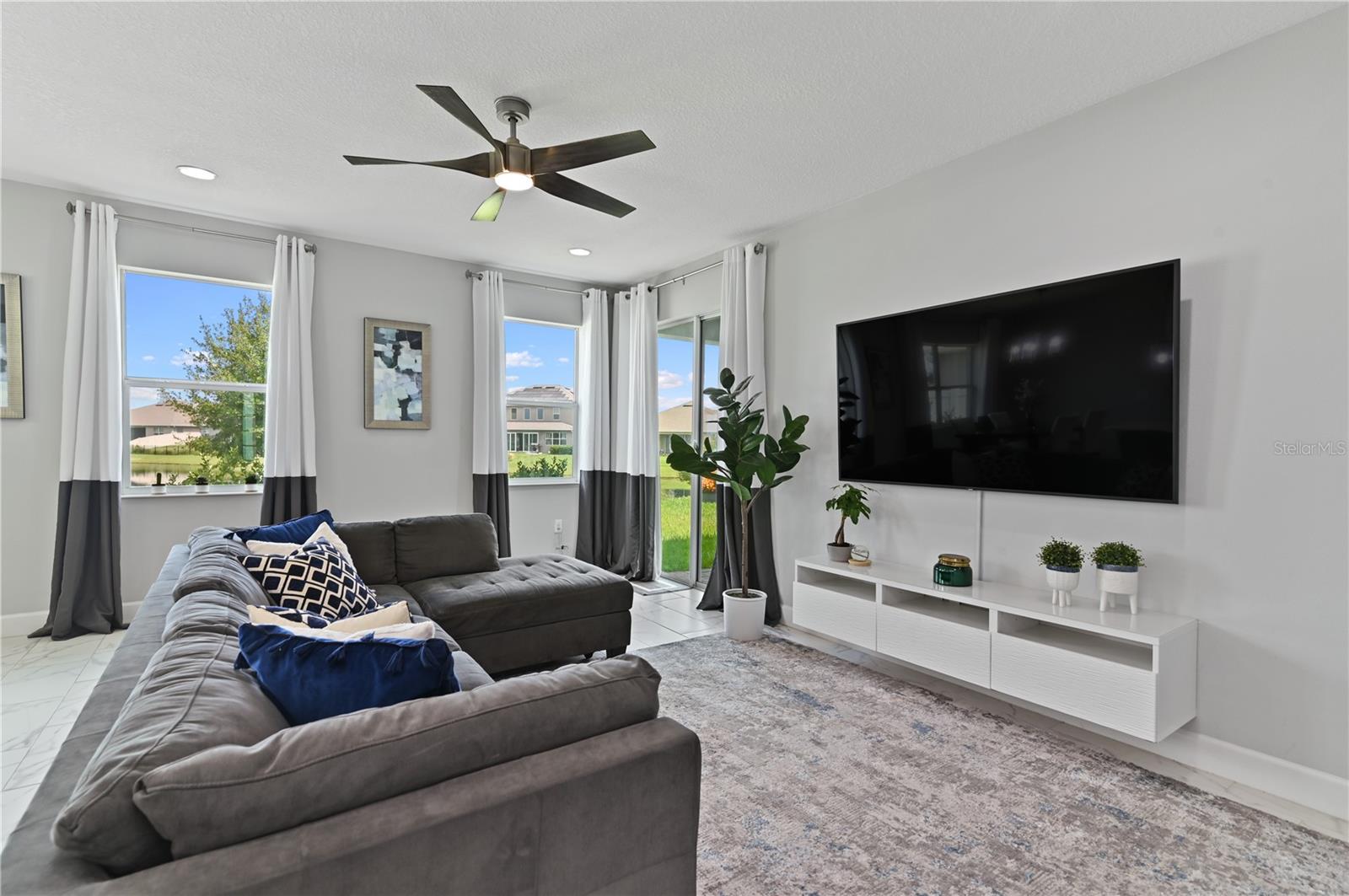 Image 13 of 30 For 2180 Rush Bay Way