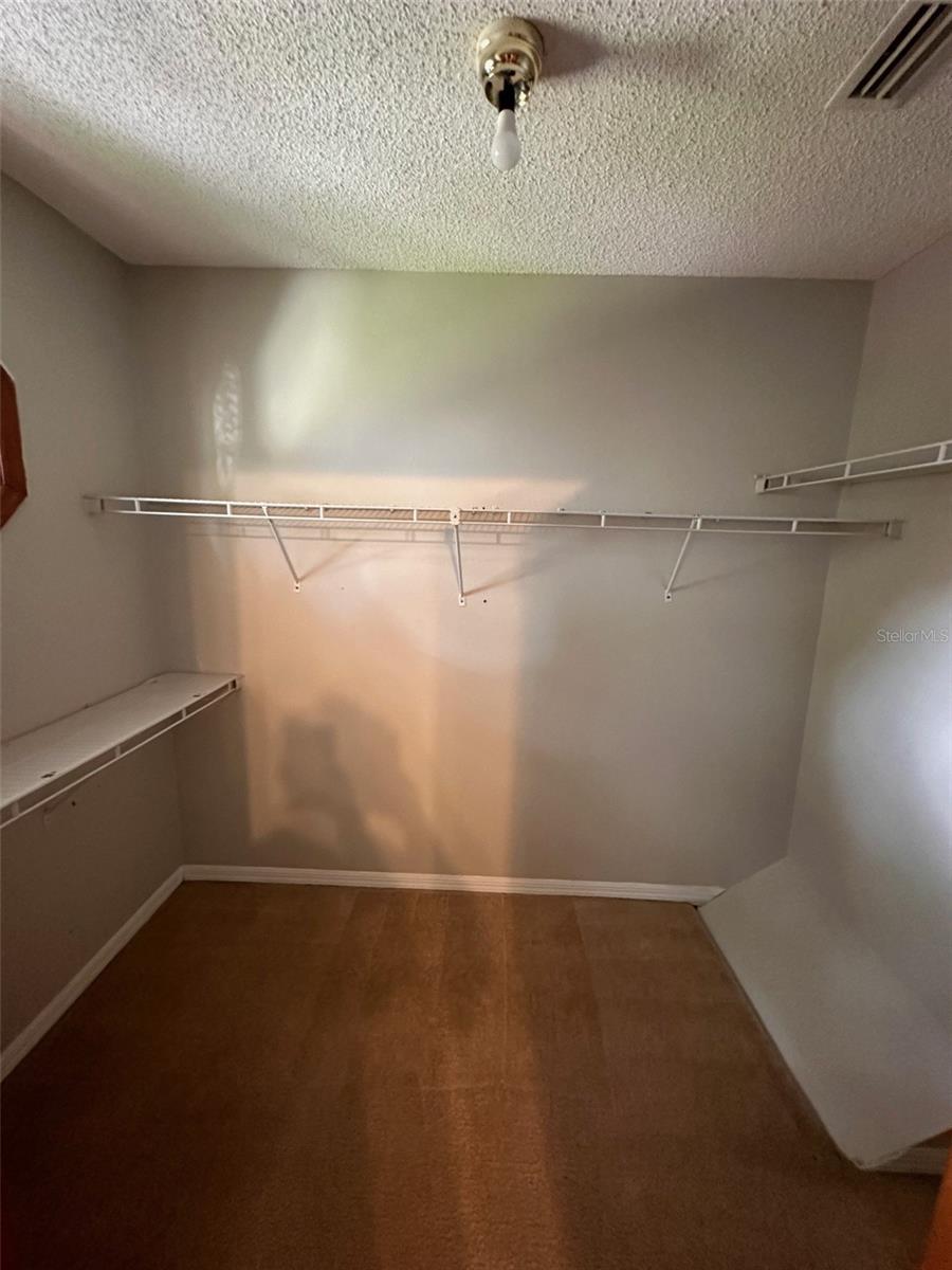 Image 12 of 24 For 6010 Scotchwood Glen 109