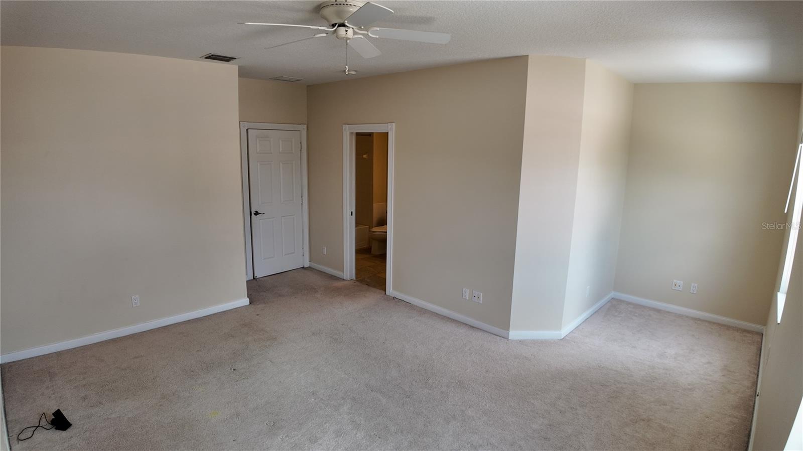 Image 24 of 45 For 8561 Insular Lane