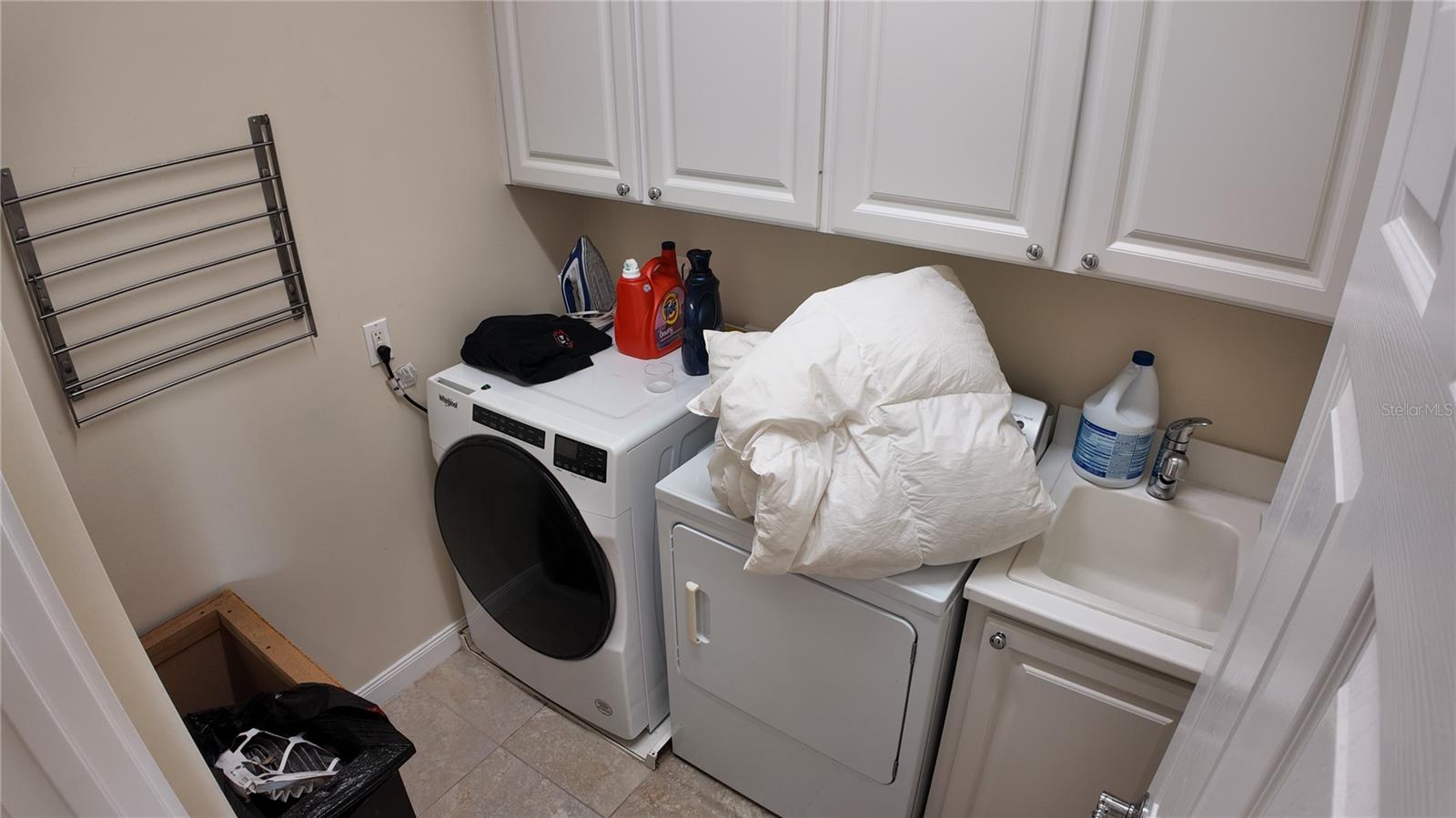 Image 25 of 45 For 8561 Insular Lane