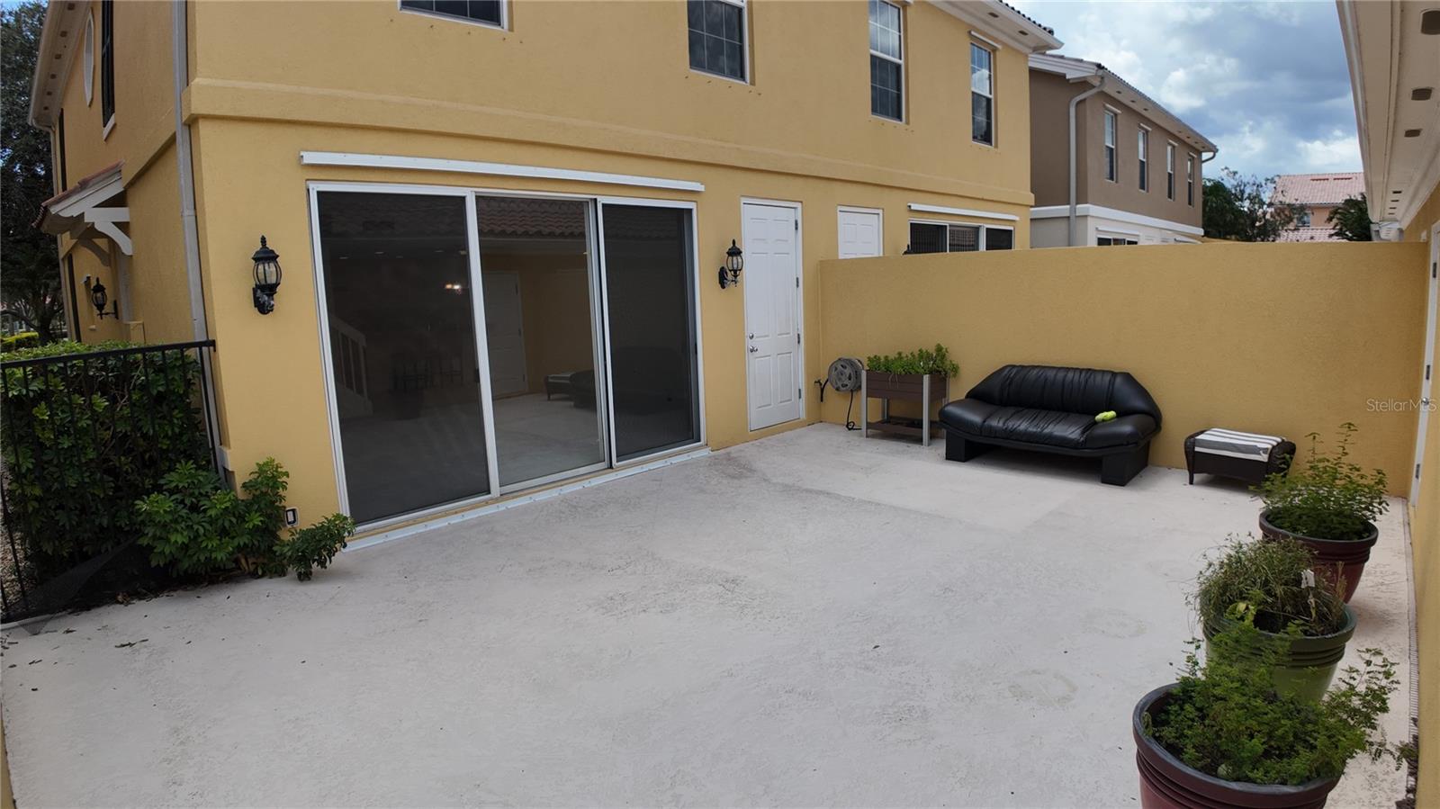 Image 33 of 45 For 8561 Insular Lane