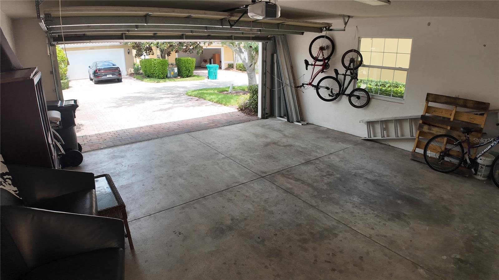 Image 36 of 45 For 8561 Insular Lane