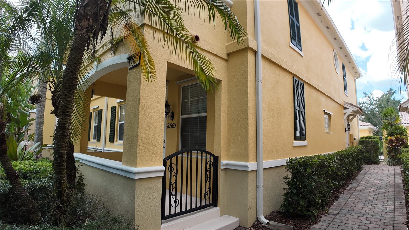 Image 7 of 45 For 8561 Insular Lane