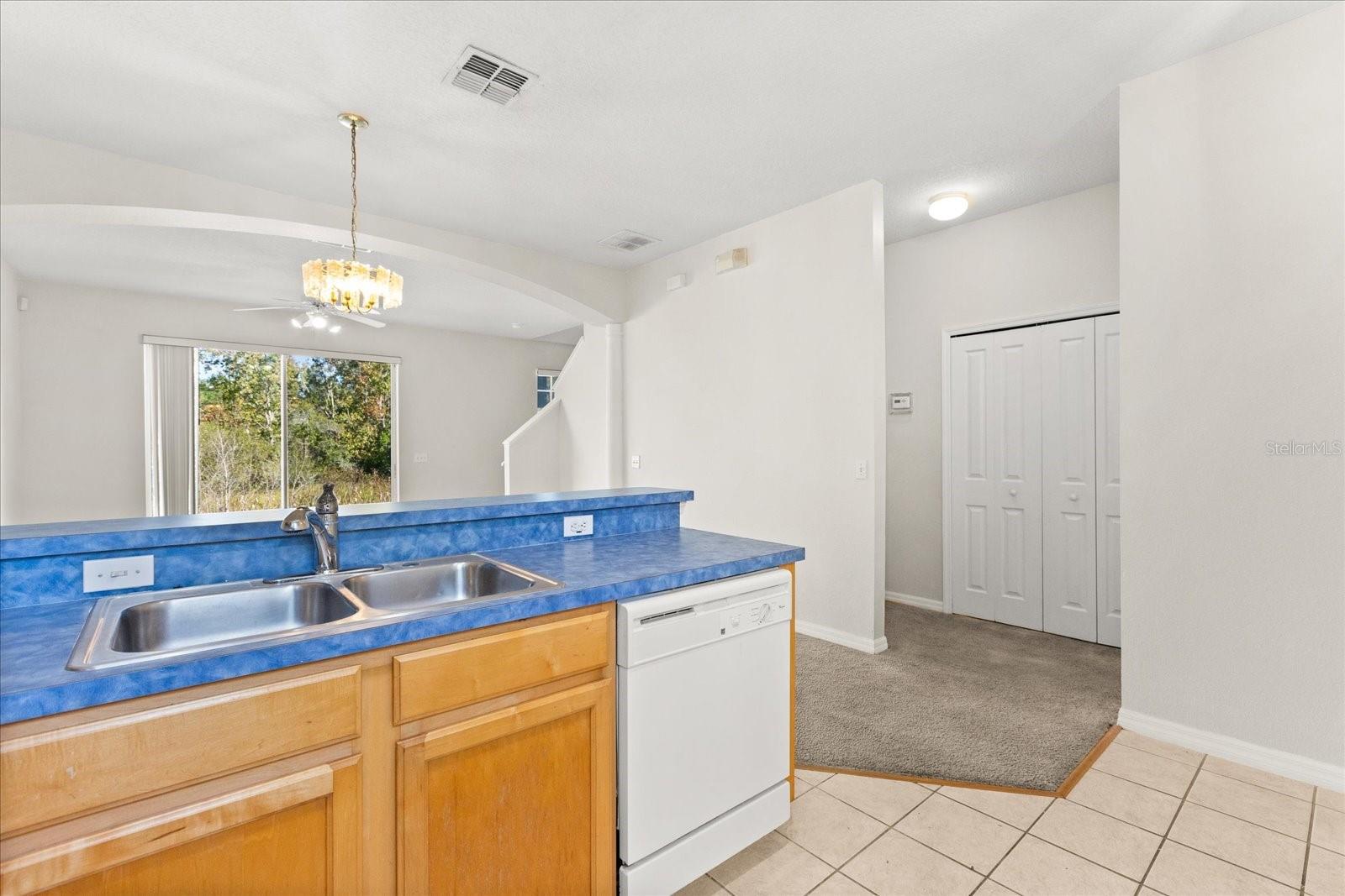 Image 4 of 25 For 214 Monroe Circle