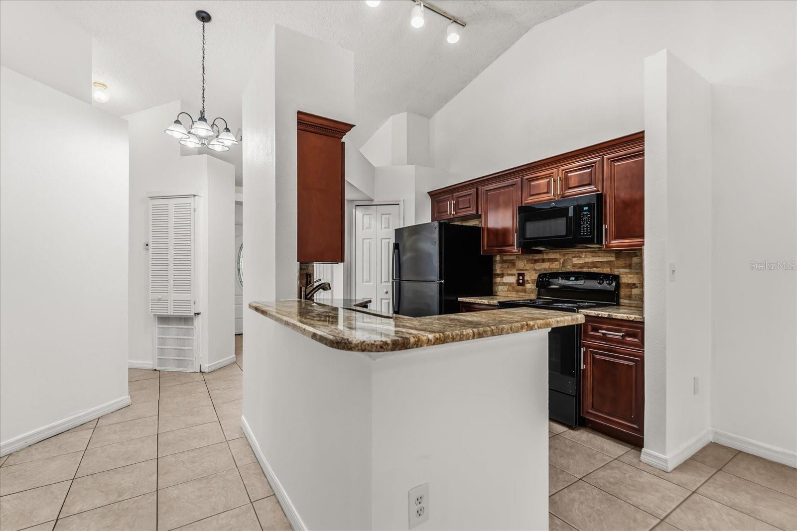 Image 5 of 23 For 1621 Emily Court