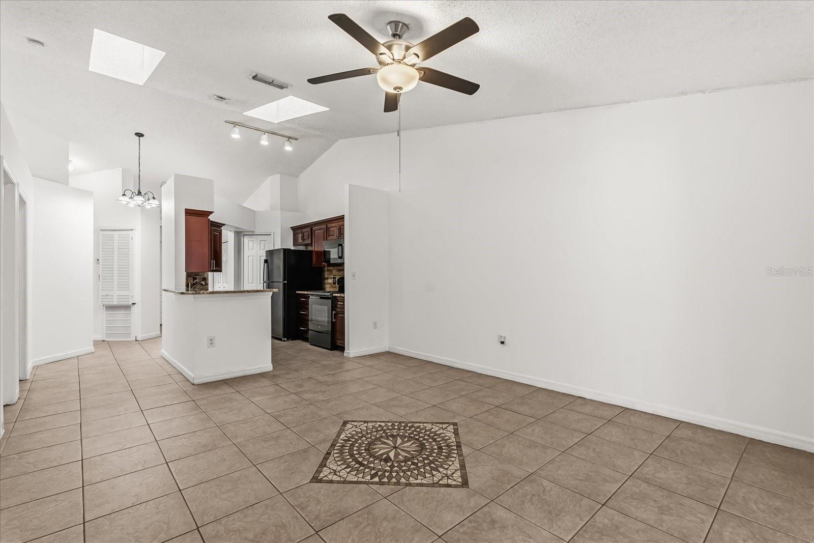 Image 7 of 23 For 1621 Emily Court