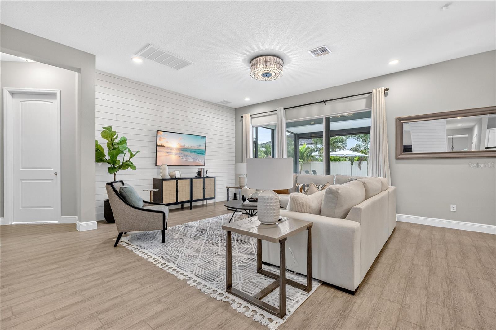 Image 32 of 97 For 16636 Broadwater Avenue