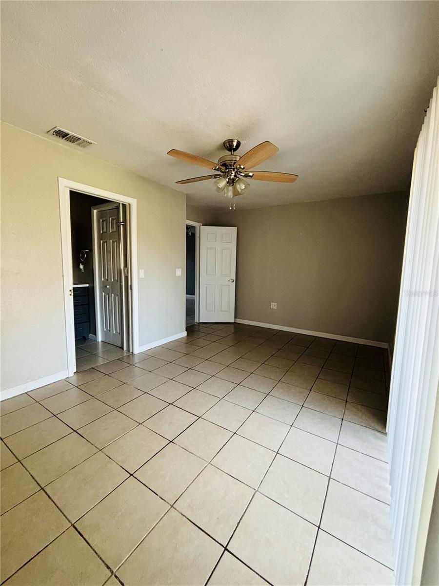 Image 16 of 47 For 28 Las Palmas Way