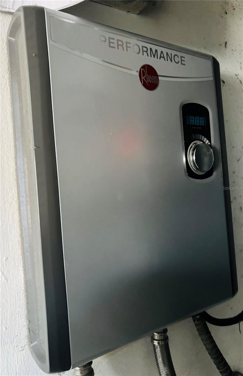 Image 21 of 47 For 28 Las Palmas Way