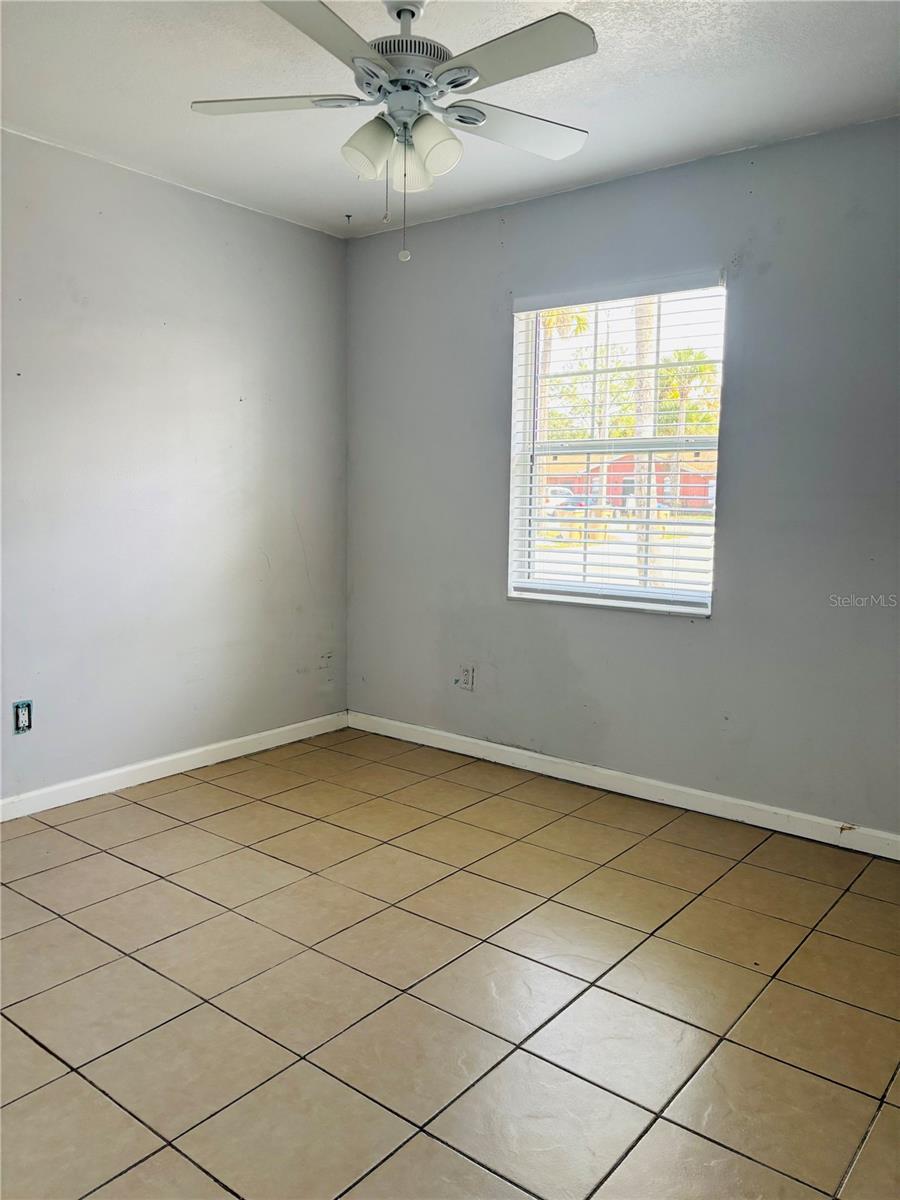 Image 25 of 47 For 28 Las Palmas Way