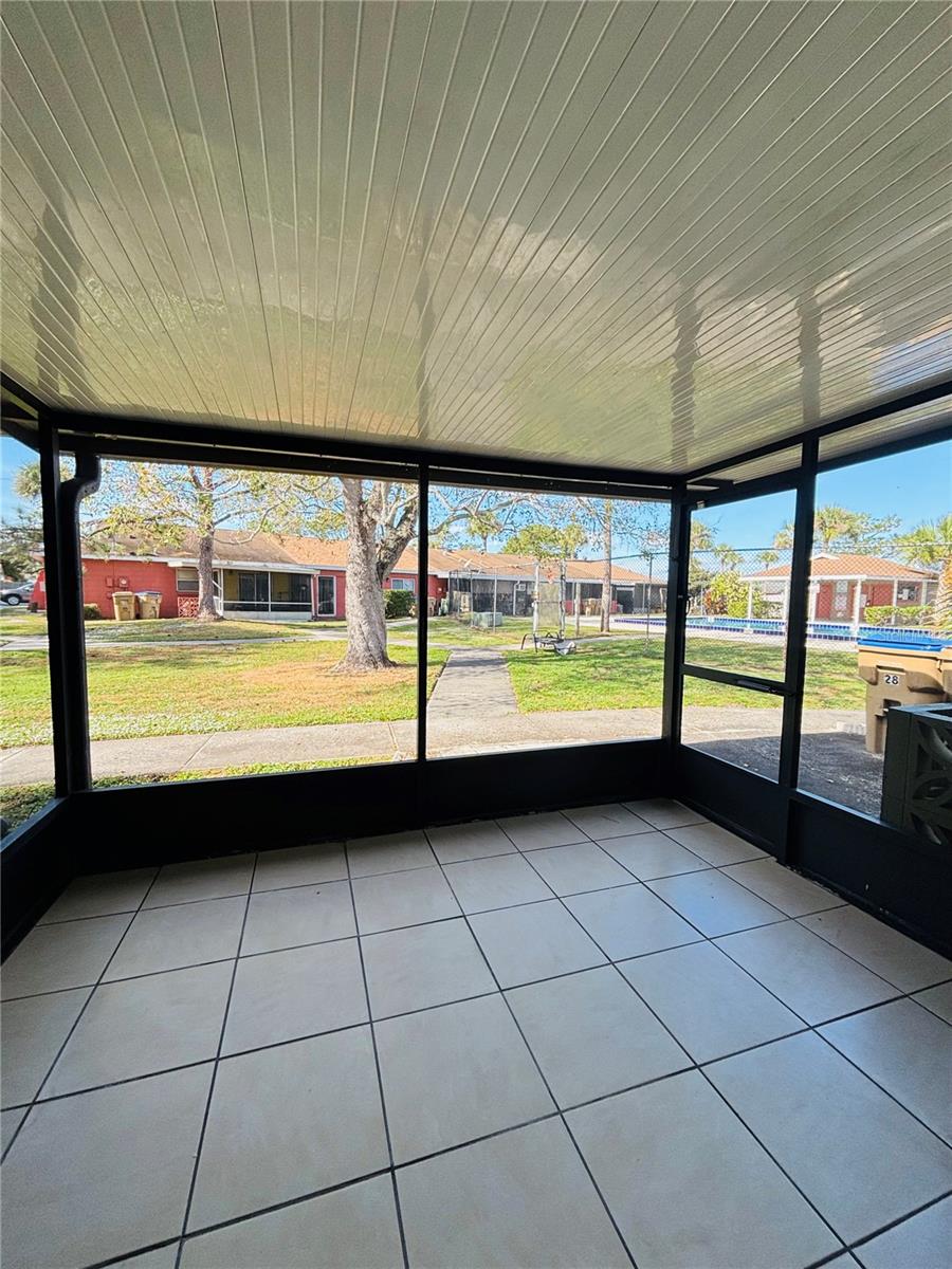 Image 35 of 47 For 28 Las Palmas Way