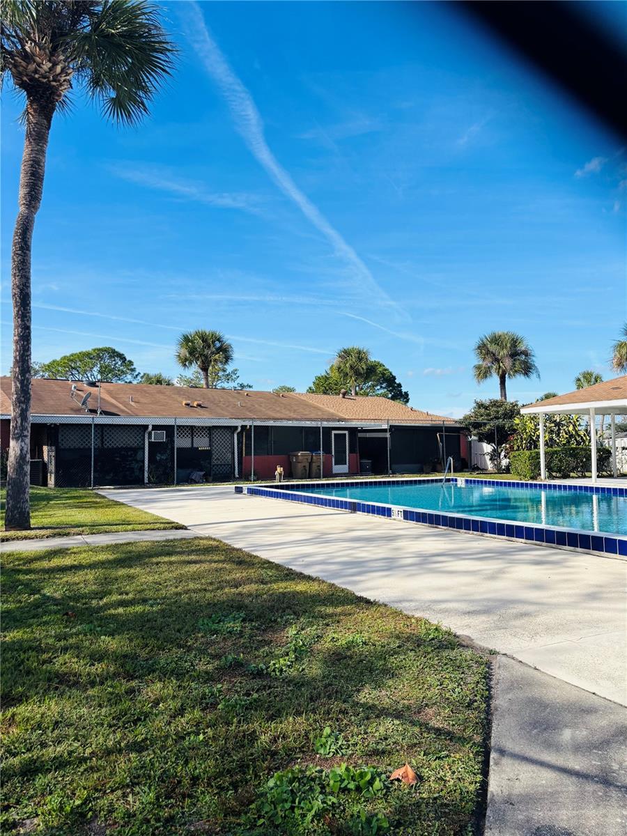 Image 40 of 47 For 28 Las Palmas Way