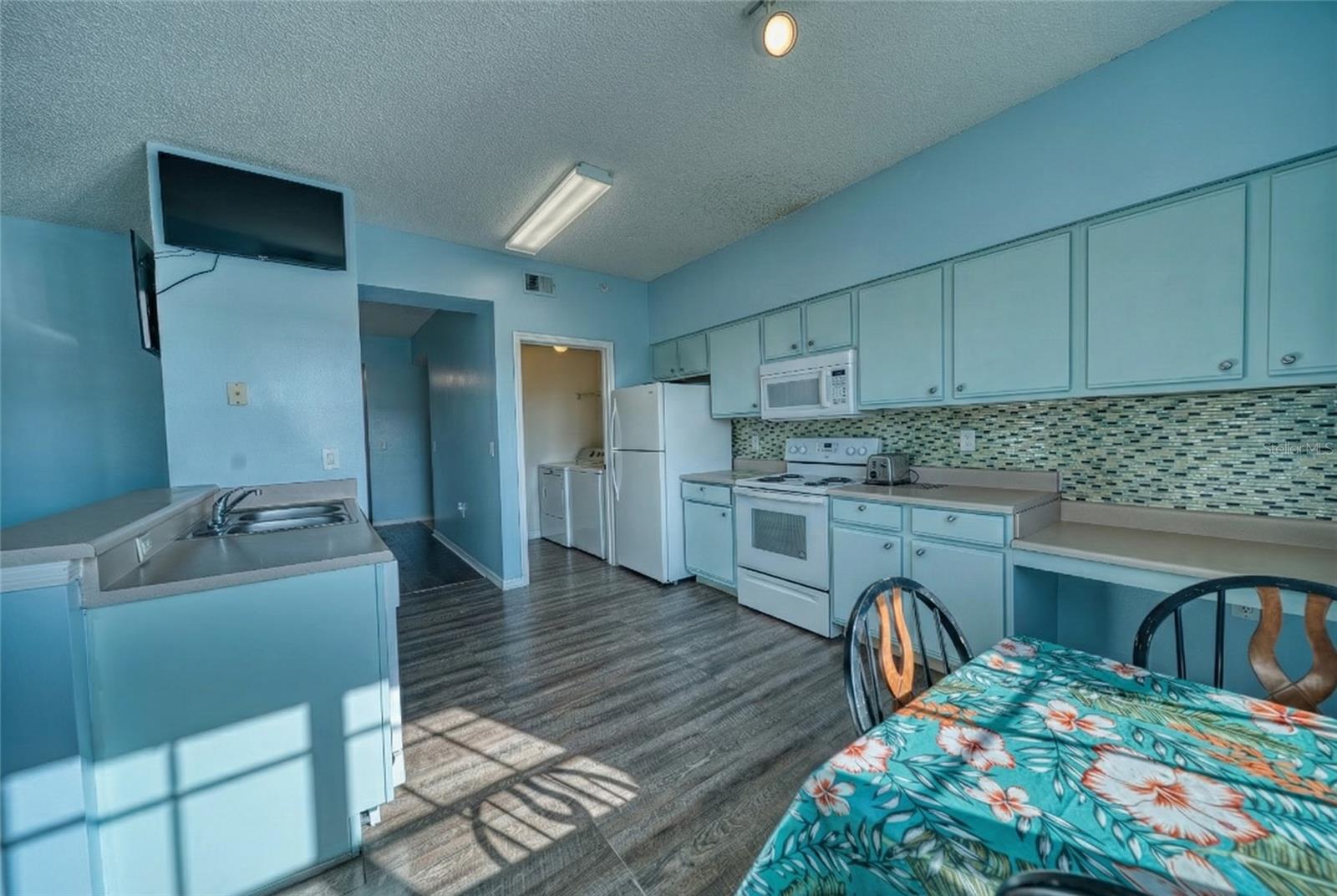 Image 6 of 20 For 10825 Windsor Walk Drive 3306