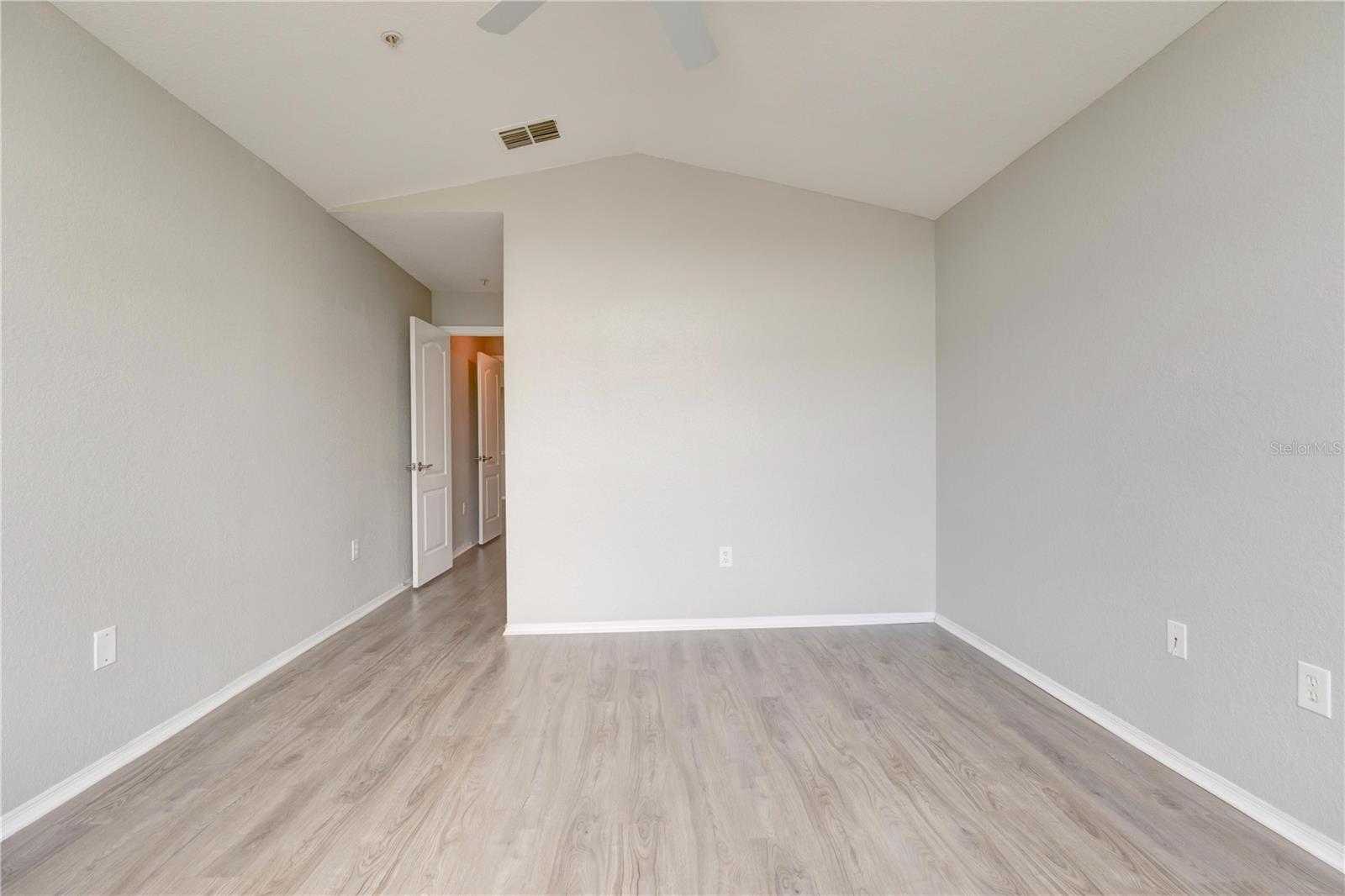 Image 17 of 76 For 3343 Kirkman Road 733