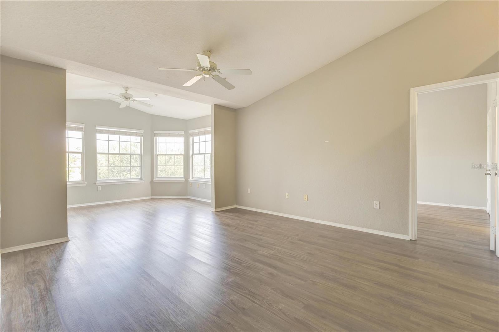 Image 21 of 76 For 3343 Kirkman Road 733