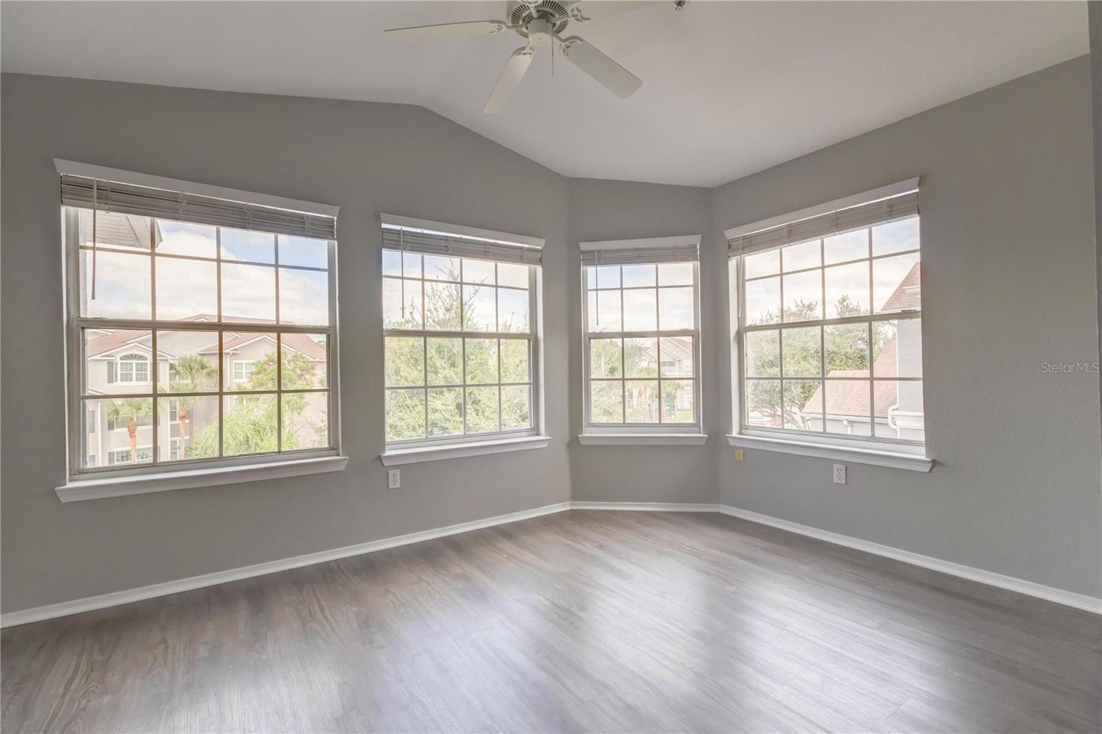 Image 22 of 76 For 3343 Kirkman Road 733