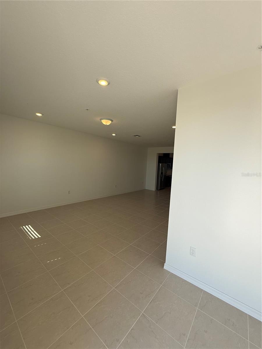 Image 4 of 40 For 4609 Orchard View Alley