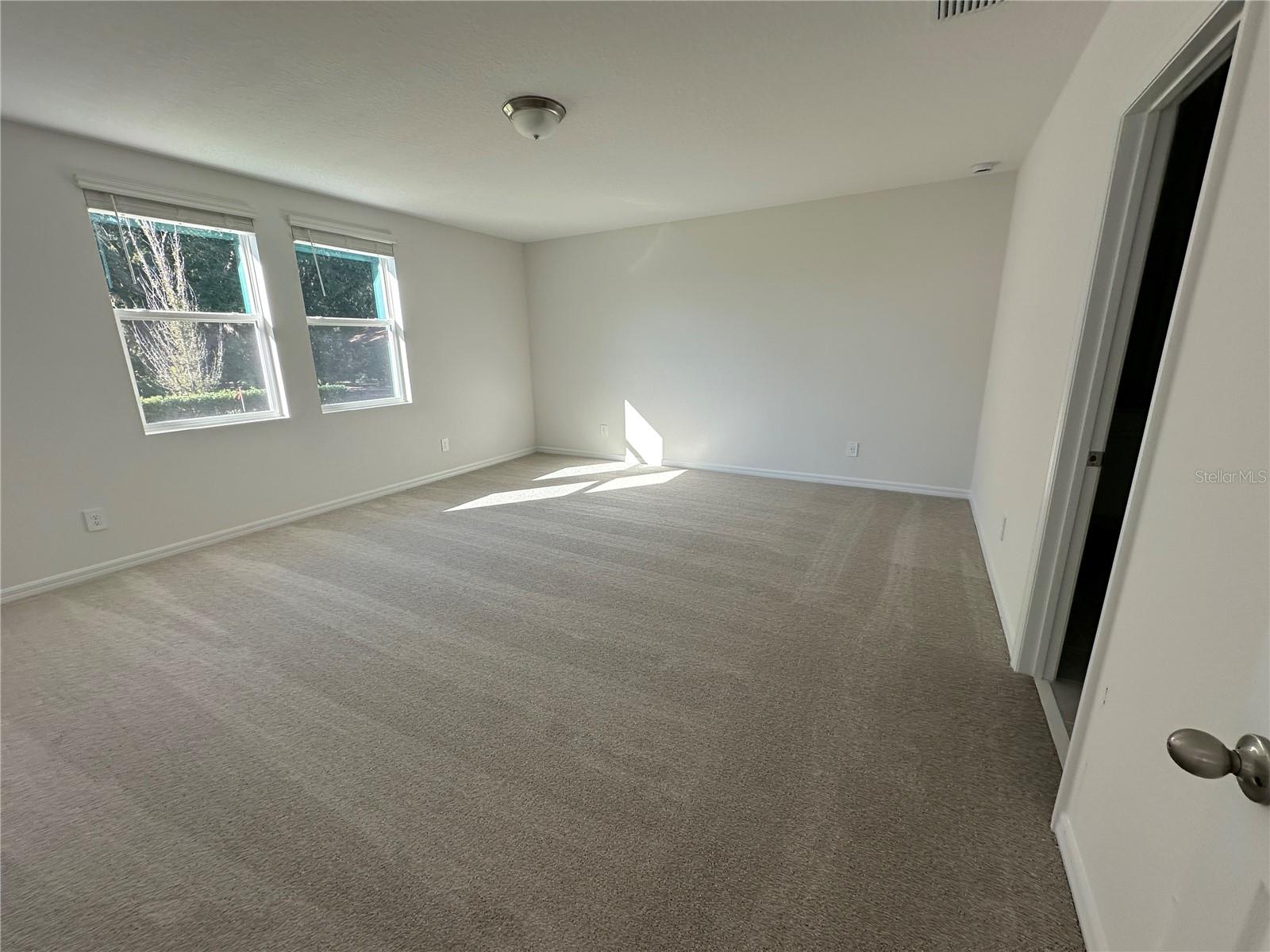 Listing photo id 8 for 5140 Springrise Drive