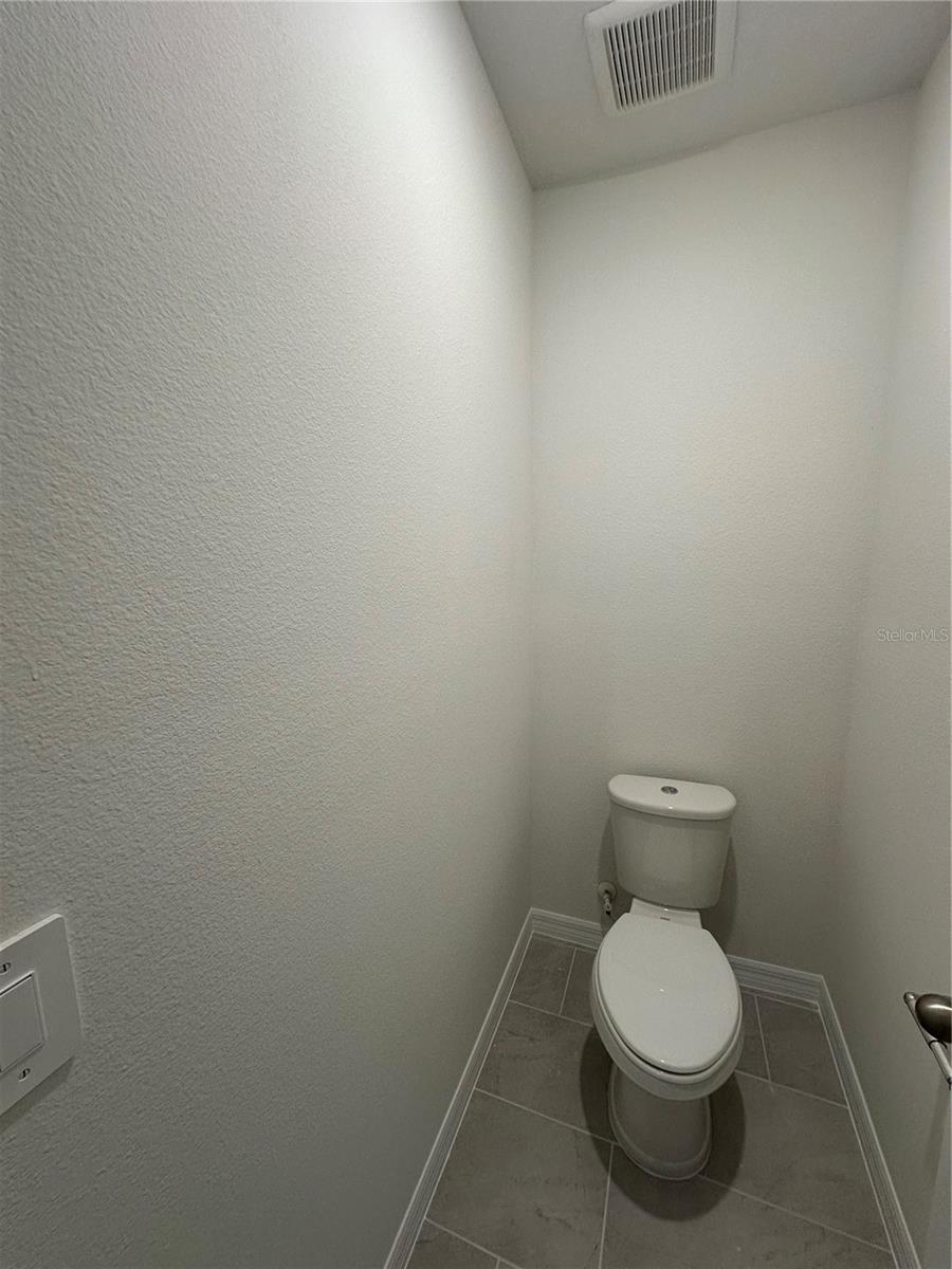 Listing photo id 12 for 5140 Springrise Drive