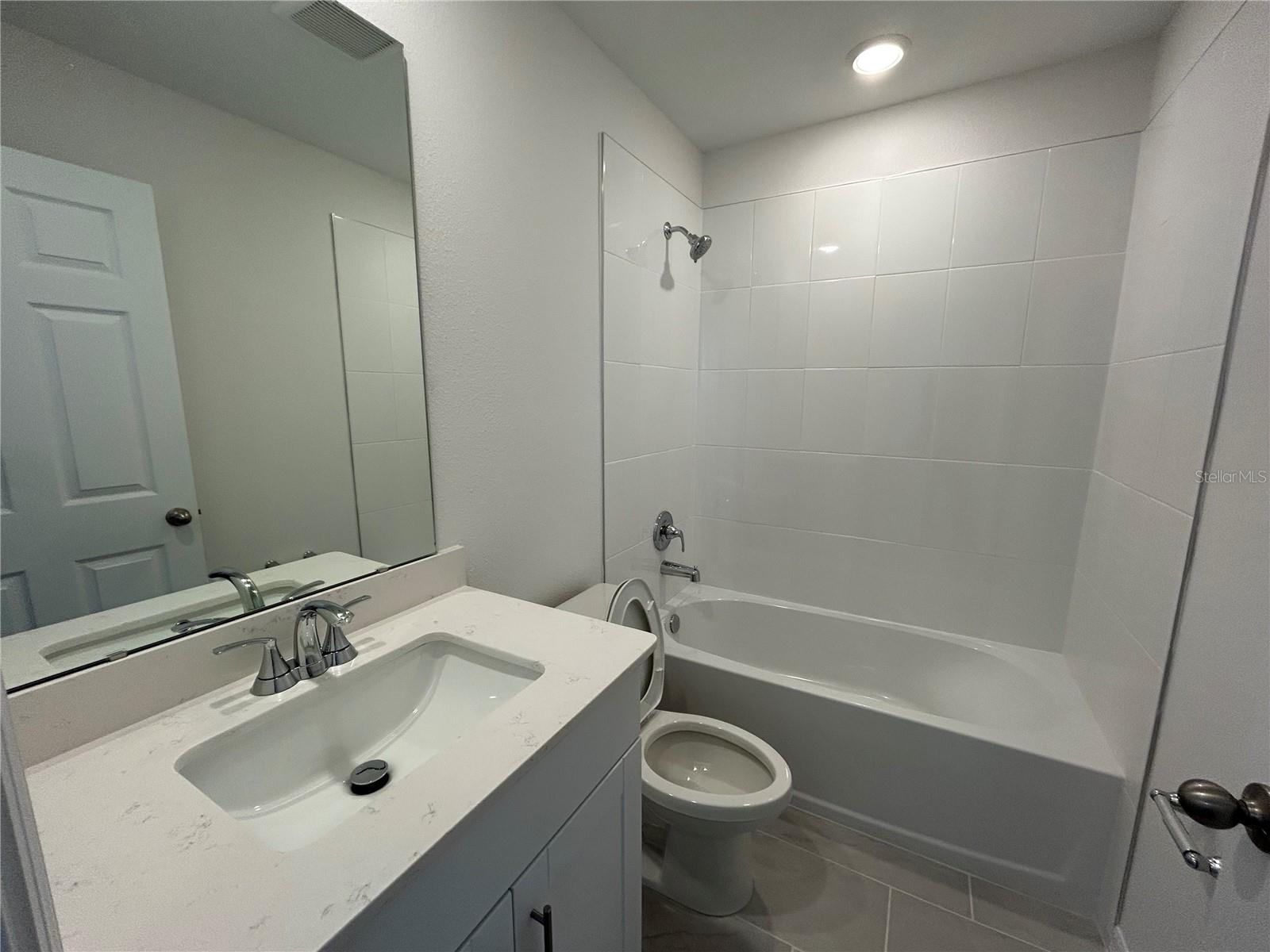 Listing photo id 17 for 5140 Springrise Drive