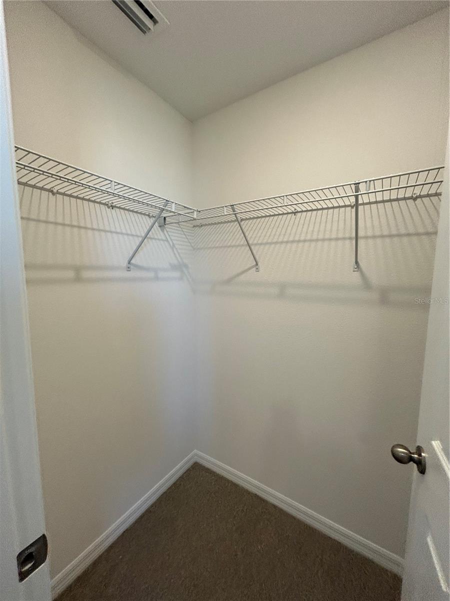 Listing photo id 19 for 5140 Springrise Drive