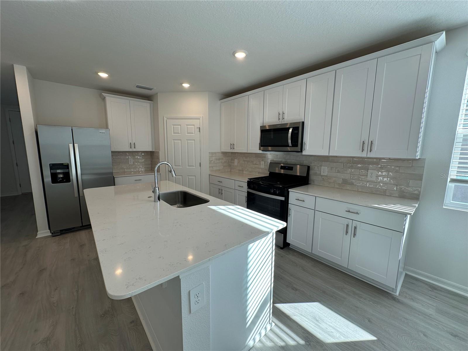 Listing photo id 6 for 5140 Springrise Drive