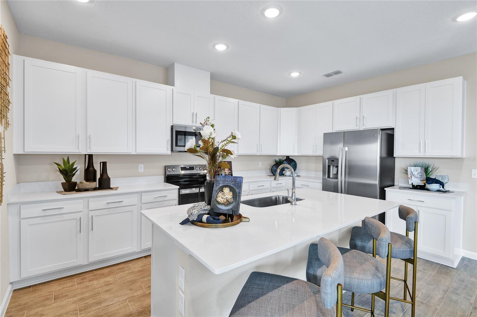 Image 6 of 18 For 203 Enclave Avenue