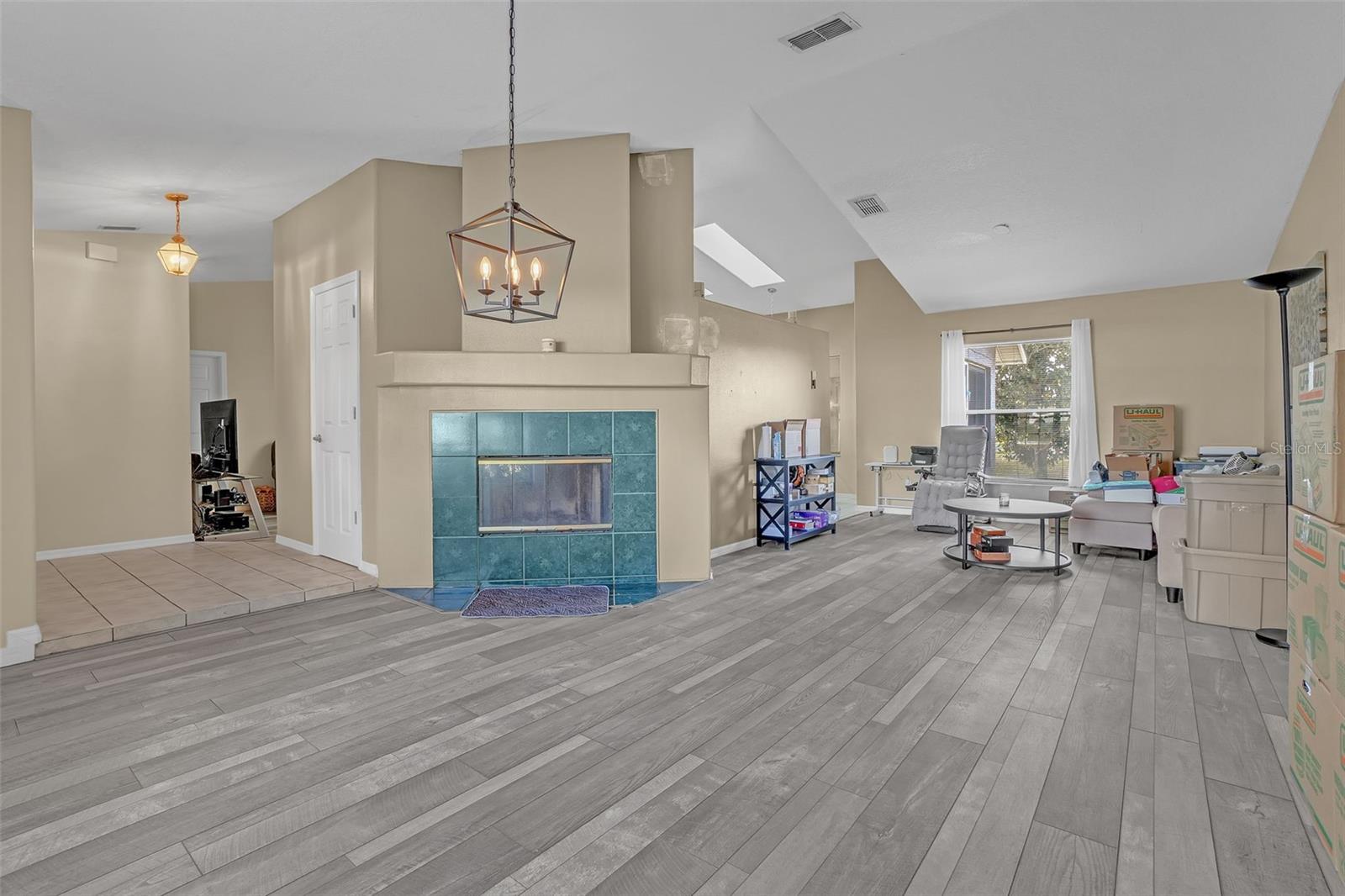 Image 4 of 36 For 1500 Heirloom Drive