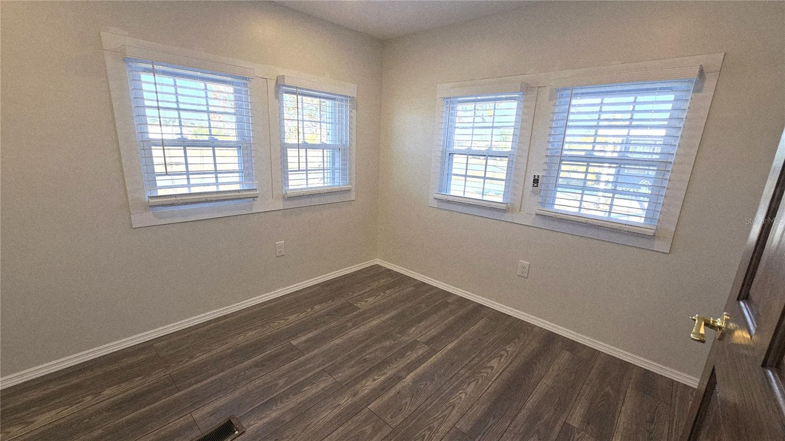 Image 16 of 21 For 1355 Flamingo Drive