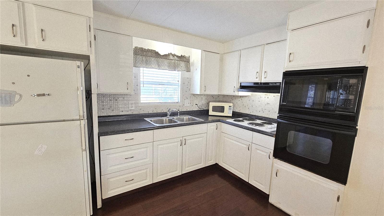 Image 5 of 21 For 1355 Flamingo Drive