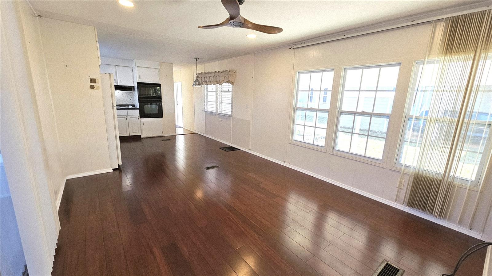 Image 8 of 21 For 1355 Flamingo Drive