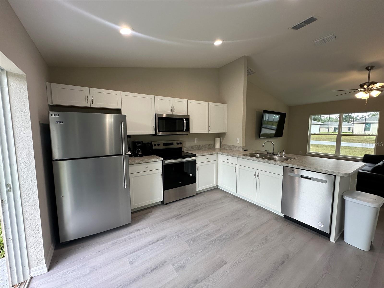 Image 11 of 24 For 17681 113th Place