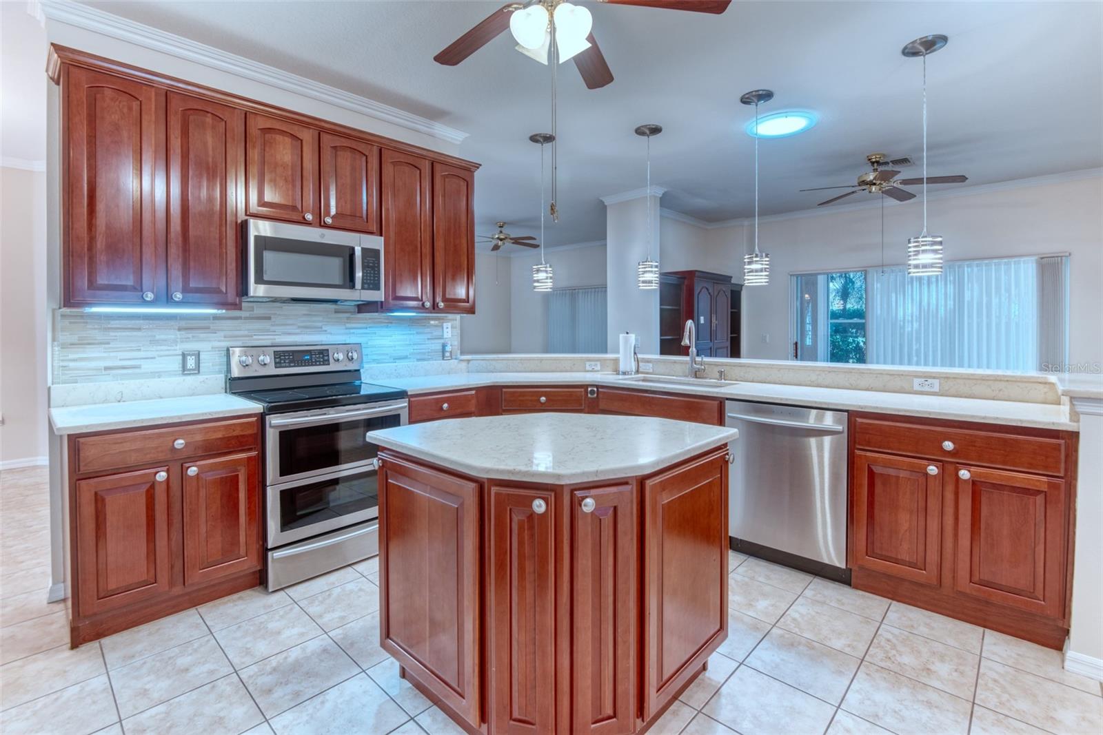 Image 16 of 62 For 325 Balboa Drive