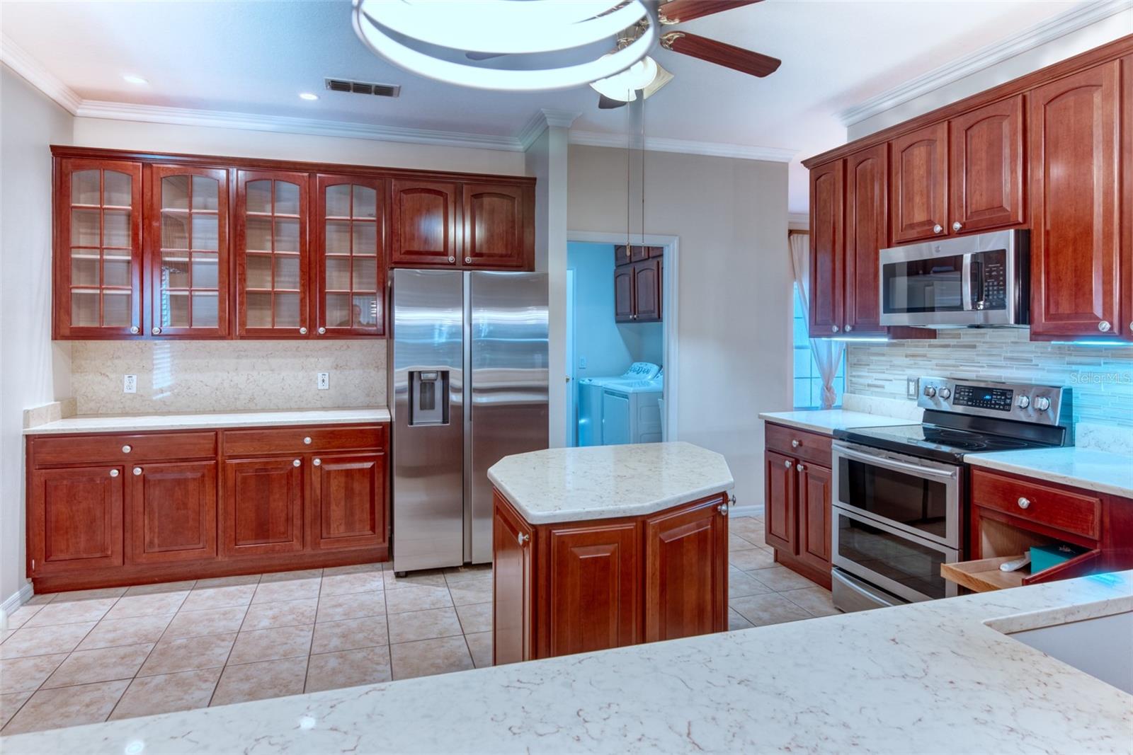 Image 18 of 62 For 325 Balboa Drive